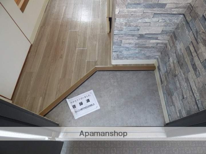 大阪府大阪市生野区田島4丁目の賃貸マンション101の玄関