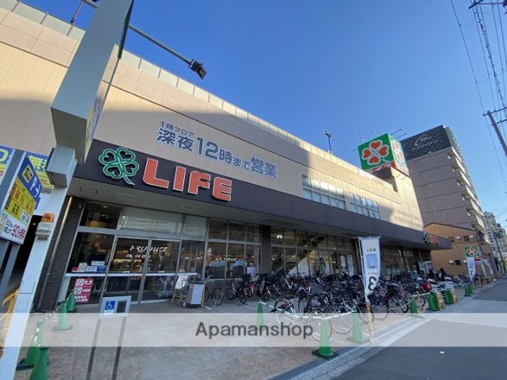 アミュゼの周辺