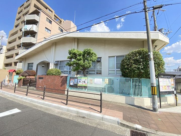 ノア エ ブランの周辺