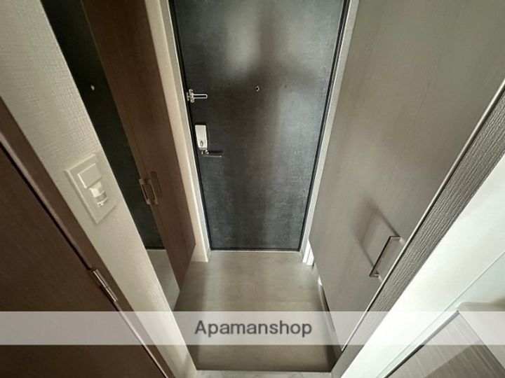 エスリードザ・カレント大阪の玄関