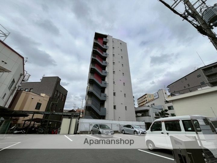 プレミアム長瀬駅前の外観