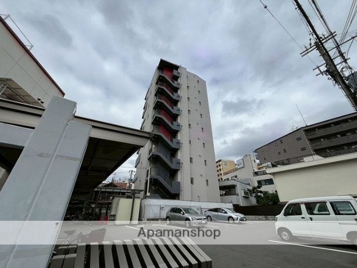プレミアム長瀬駅前の外観