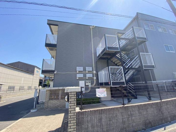 レオパレスEASTFIELDIIの外観