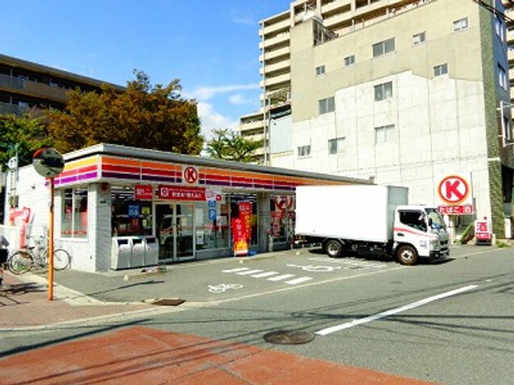 レオパレスアスターの周辺