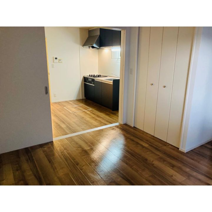 ヴァロンドール中野105号室の居間