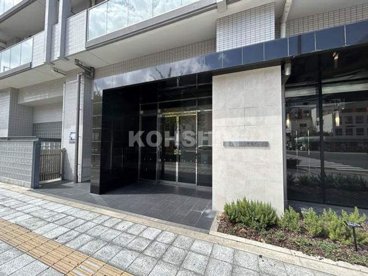 CITY SPIRE難波グレイスの外観