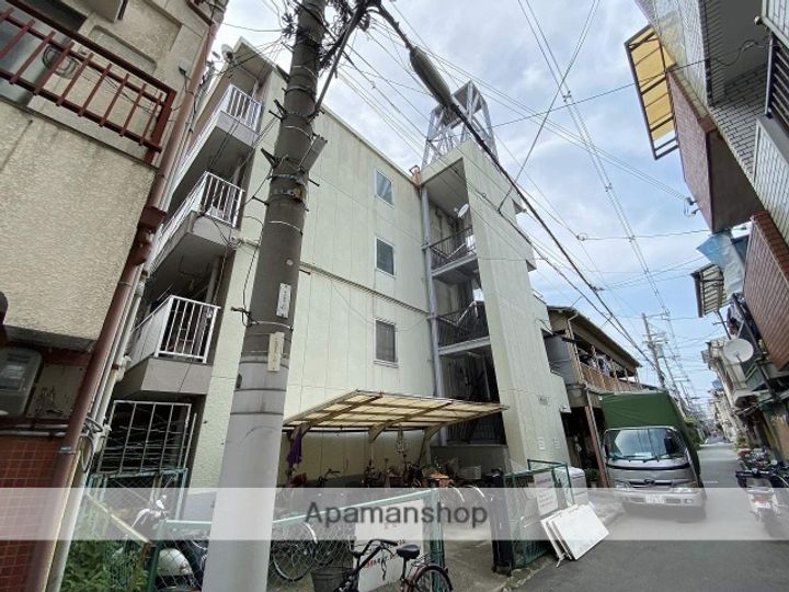 三伸マンション402の外観