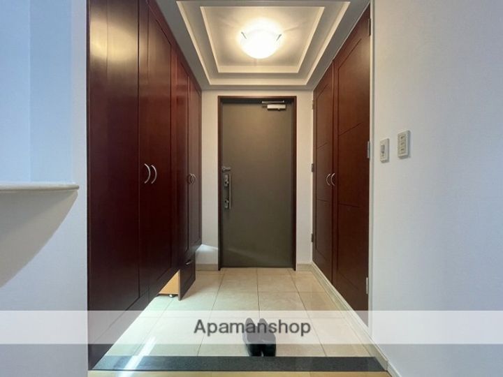 夕陽丘イクスの玄関