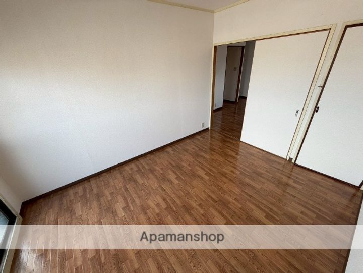 ロイヤル丸文Ⅱ805の内装