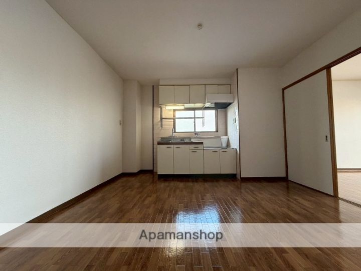 ロイヤル丸文Ⅱ805の居間