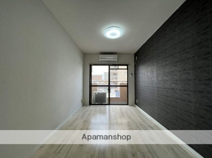 大阪府大阪市平野区加美西2丁目の賃貸マンション307の居間