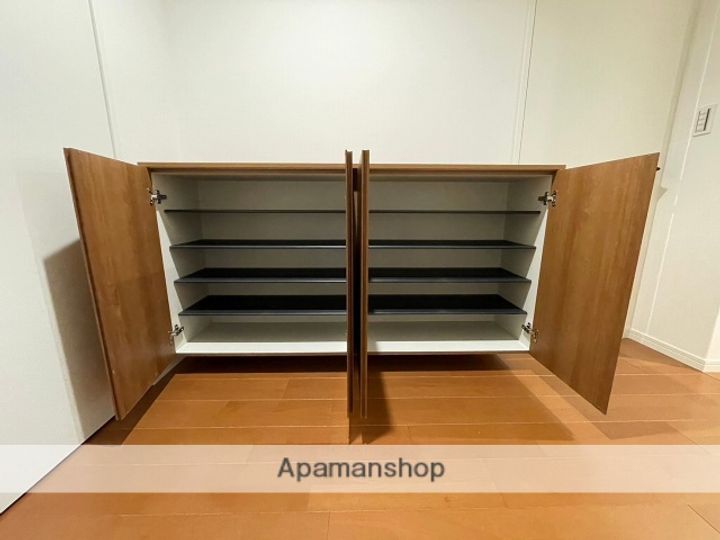 SUNNY SIDE 生玉の内装