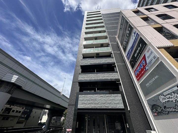 プレサンス松屋町駅前の外観