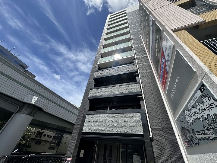 プレサンス松屋町駅前の外観