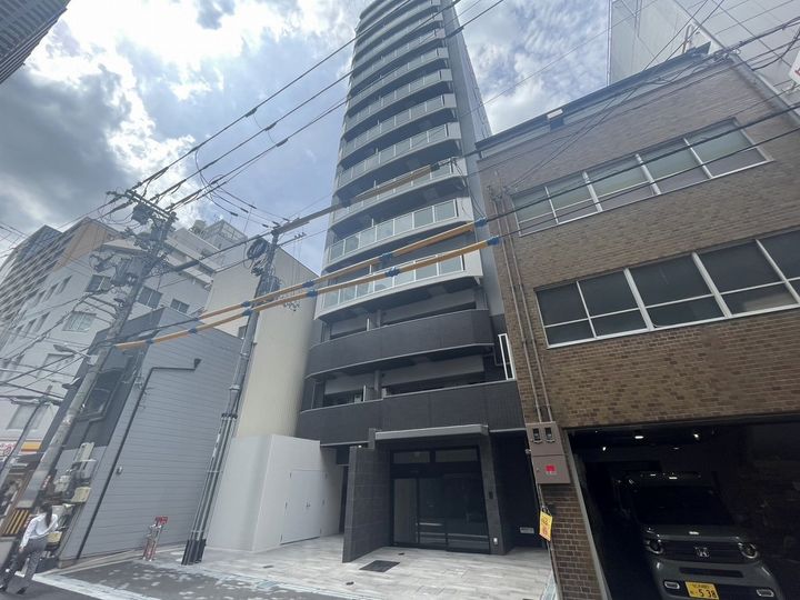 コンフォリア・リヴ大阪本町の外観