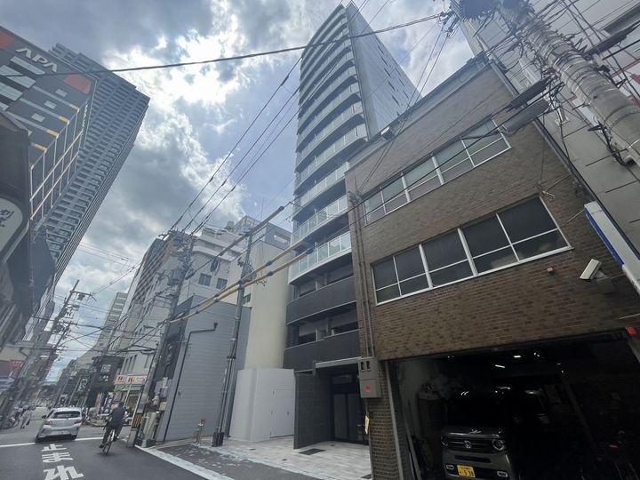 コンフォリア・リヴ大阪本町の外観
