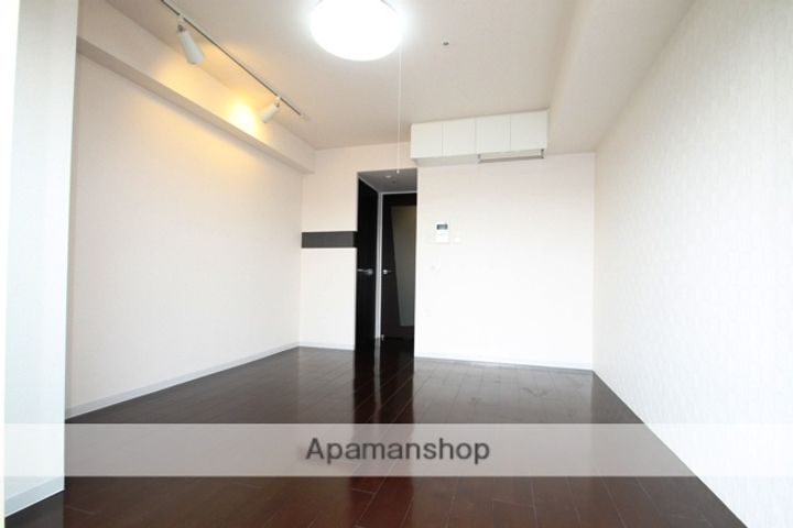 セレニテ新大阪弐番館の居間