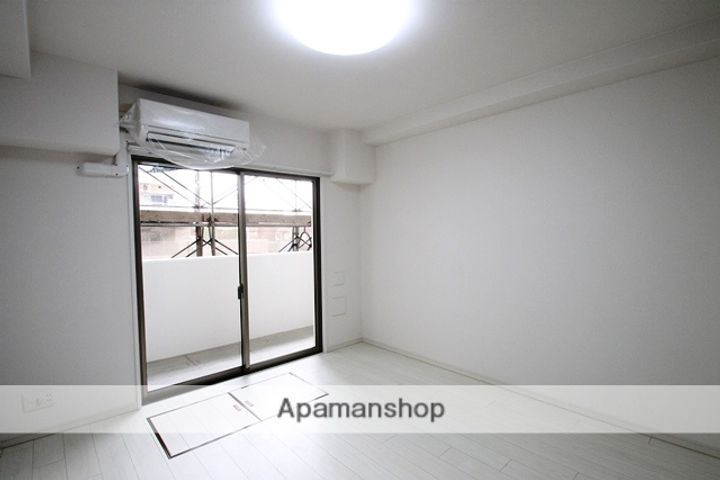 レジディア新大阪の居間