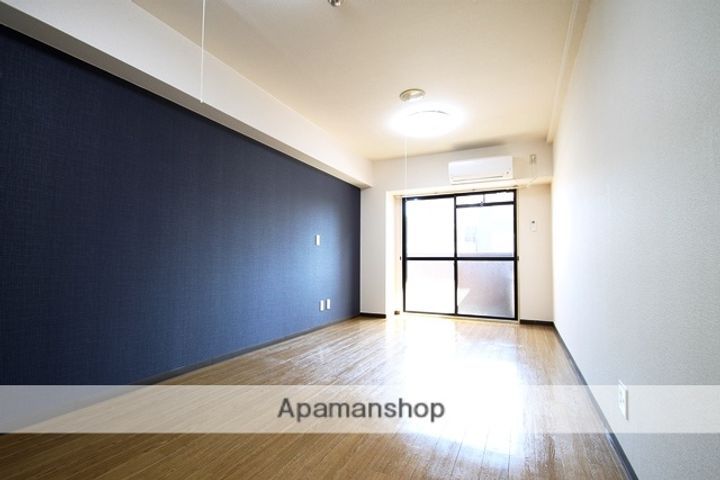 マイルド新大阪レジデンス3号館の居間