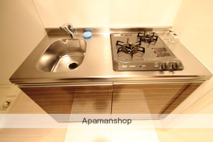 LUXE新大阪Ⅰのキッチン