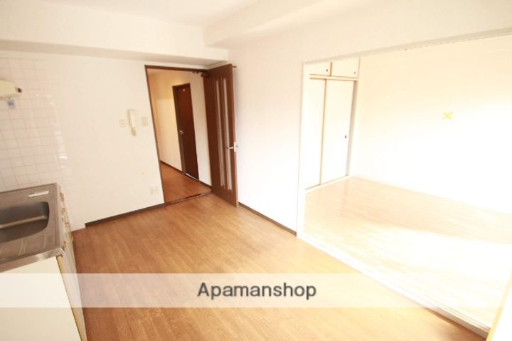 大阪府大阪市東淀川区大桐5丁目の賃貸マンションの居間