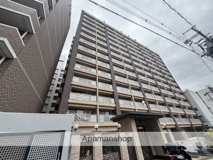 アーバンフラッツ西中島の外観