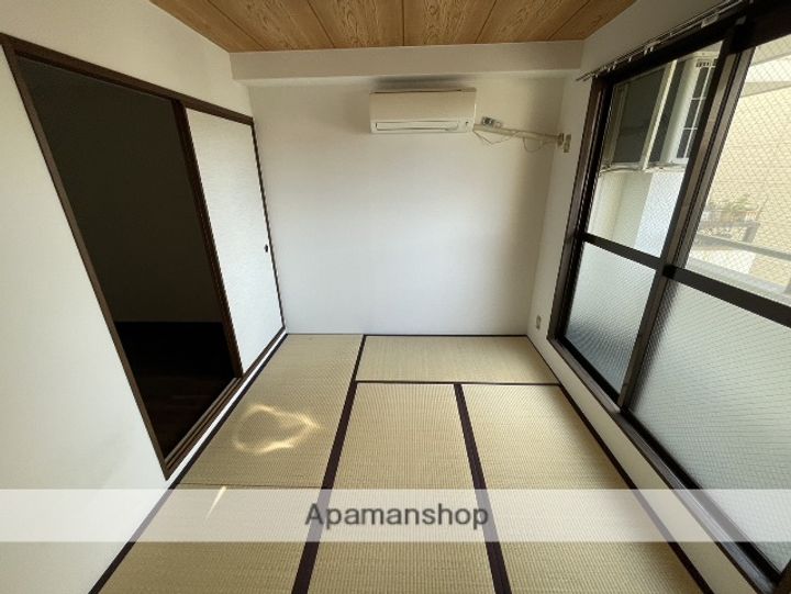 ライズワン下新庄の居間