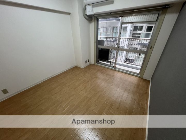 オリエント新大阪アーバンライフの居間