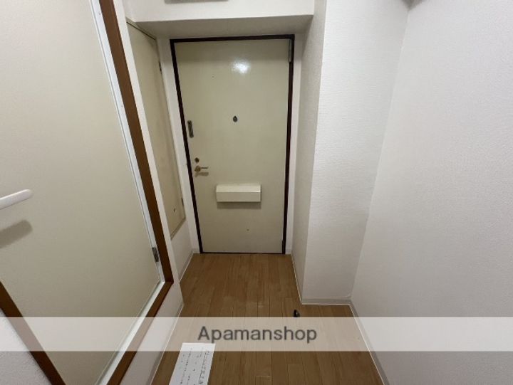 オリエント新大阪アーバンライフの玄関