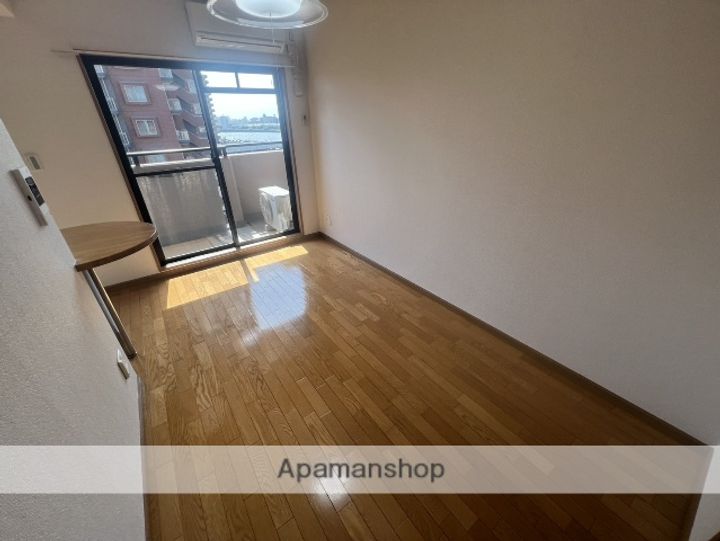 CITYLIFEレイセニット北大阪の居間