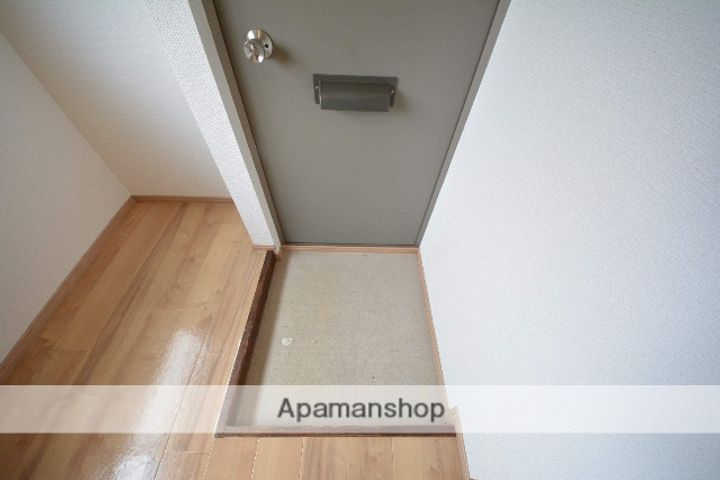 新交テラス相川の玄関