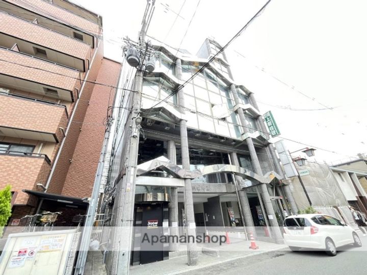 上新ビル 上新庄の外観