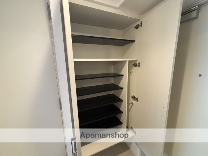 大阪府大阪市淀川区西宮原1丁目の賃貸マンションの内装