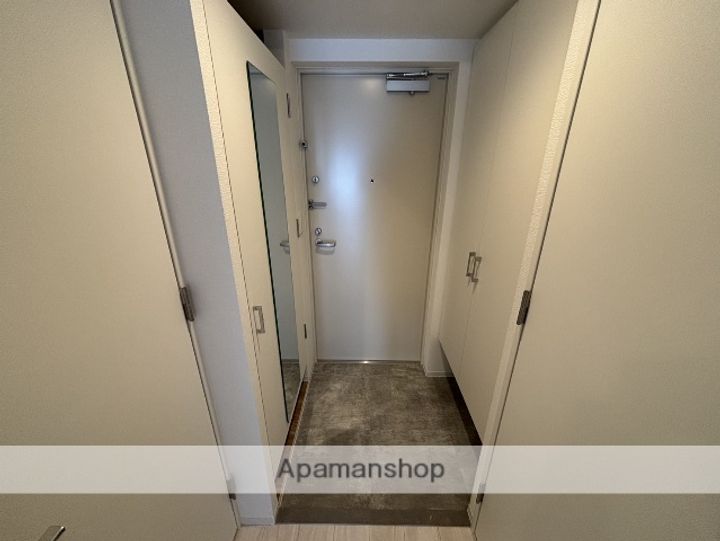 大阪府大阪市淀川区西宮原1丁目の賃貸マンションの玄関