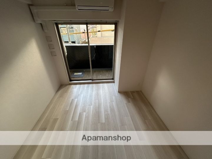 エスリード新大阪ザ・プレミアWESTの居間