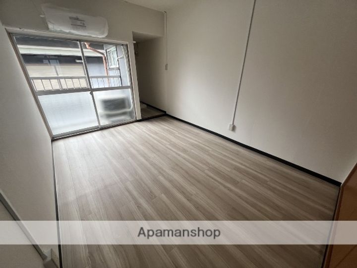 クレスト下新庄駅前の内装