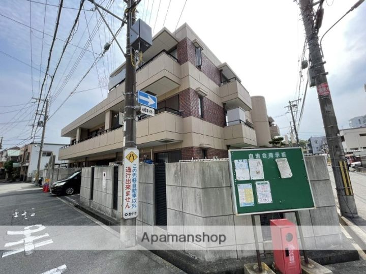 ドミールコートの外観