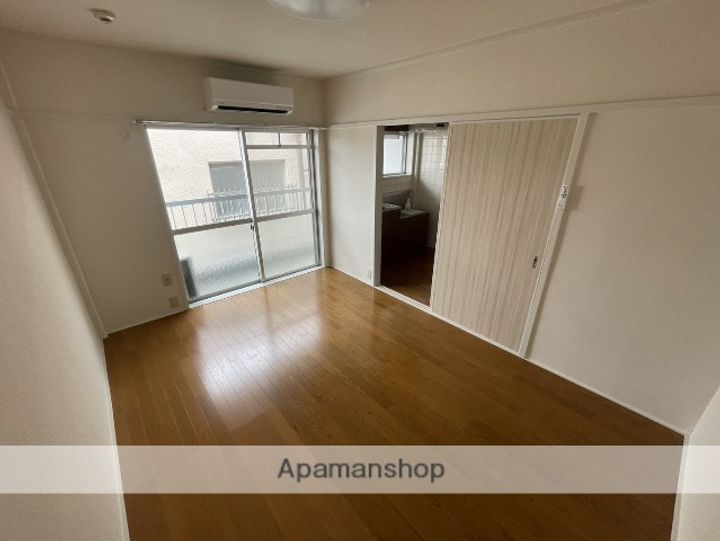 栄穂マンションの内装