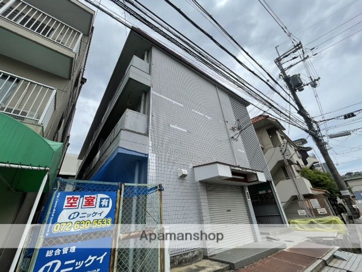 栄穂マンションの外観