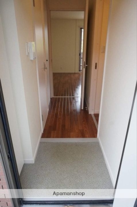 フラットヒル服部 Aの玄関