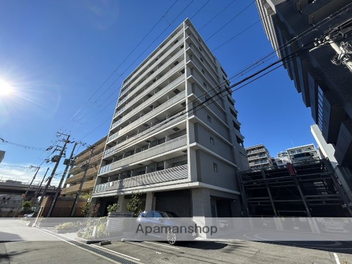 大阪府吹田市広芝町の賃貸マンションの外観