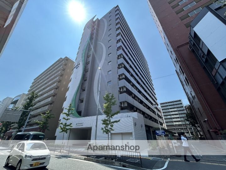 大阪府吹田市江坂町2丁目の賃貸マンションの外観