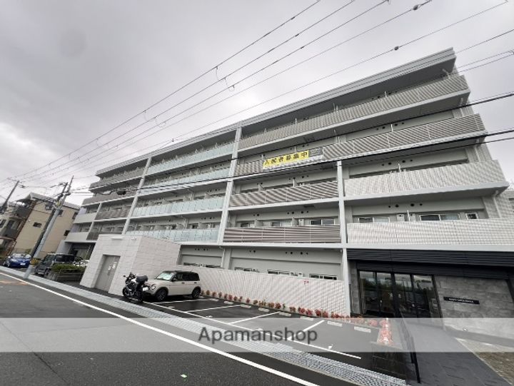 大阪府吹田市芳野町の賃貸マンションの外観