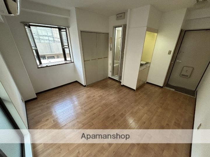 プレアール吹田泉町2の居間