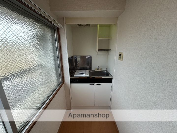 大阪府吹田市垂水町1丁目の賃貸マンションの内装