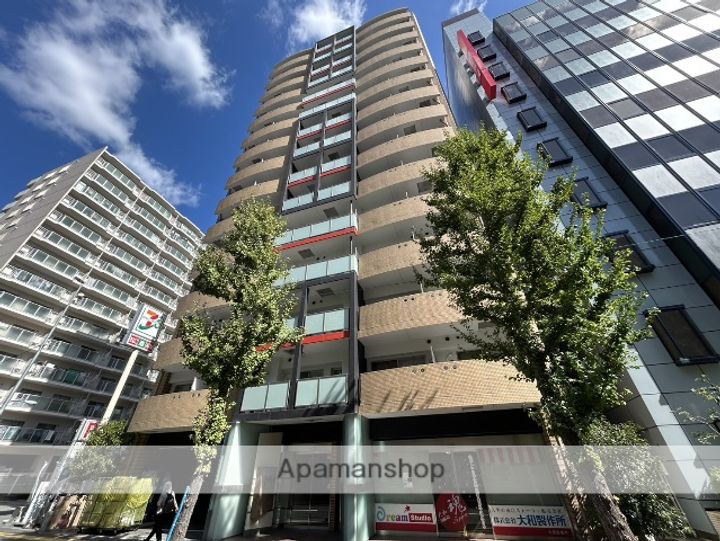 大阪府吹田市江坂町1丁目の賃貸マンションの外観