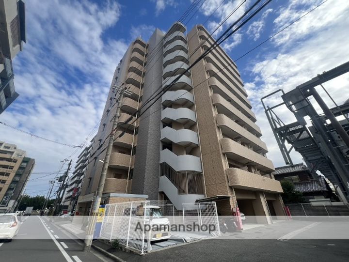 WGB江坂の外観
