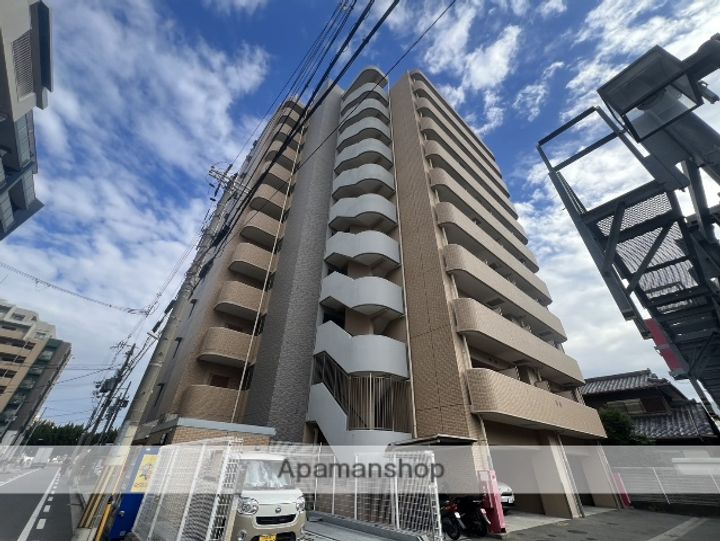 WGB江坂の外観