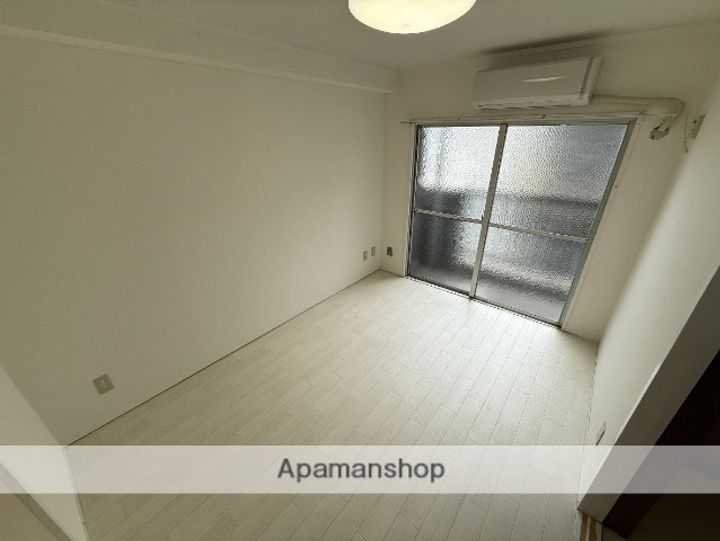 大阪府大阪市東淀川区豊新1丁目の賃貸マンションの内装