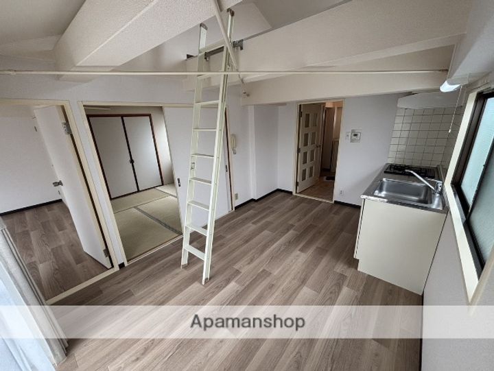 サンパレス21服部の内装